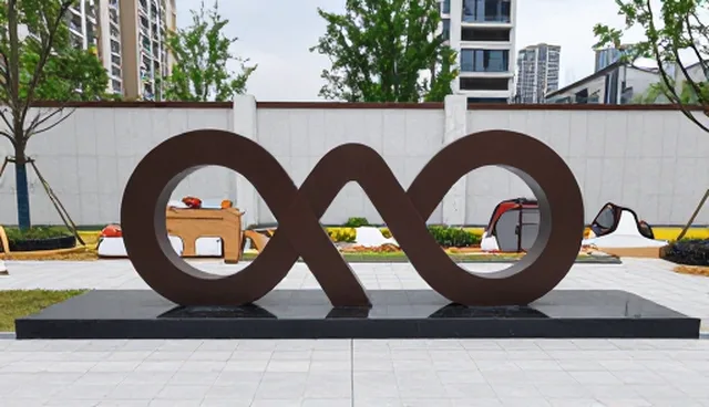 景观小品选型与维护建议：性能与适用条件分析