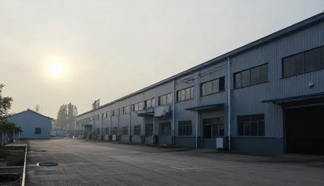 在线学习中学生注意力分散的两种应对策略对比