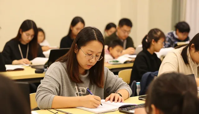 如何根据培训效果选择适合的考试辅导服务