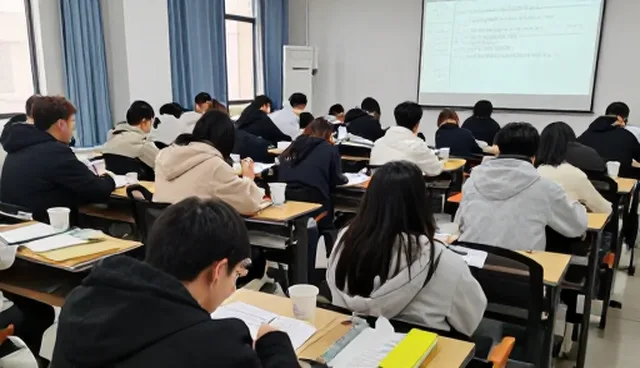 如何通过教学问题选择合适的考试辅导服务