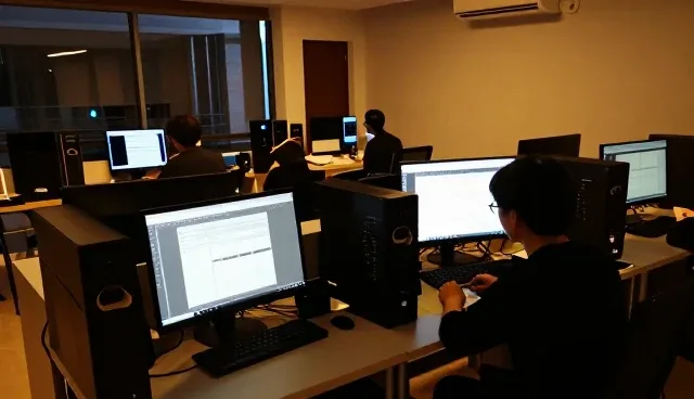 内容策划团队如何应对业务发展趋势中的性能与适用条件挑战