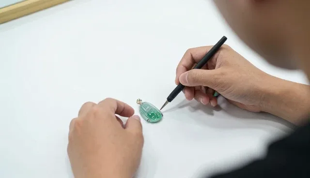 玉石保养行业仓储配送的在选品发展趋势分析