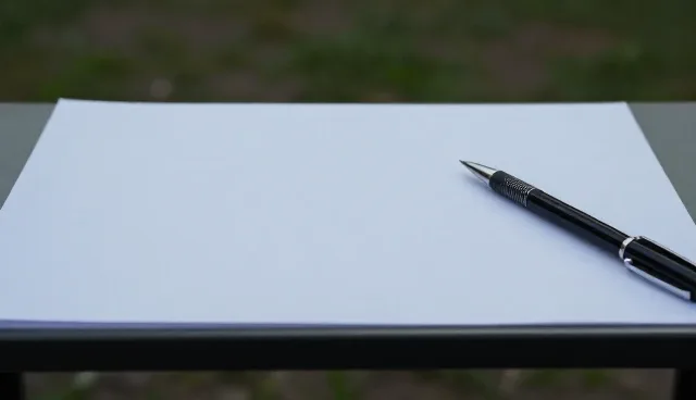 管理办法的两种实践对比：性能与适用条件的取舍