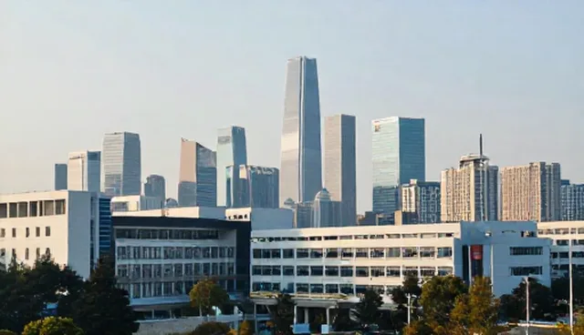 公众号开发团队分工：集中式与分散式模式对比