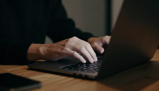 应用开发中的性能优化与适用条件分析