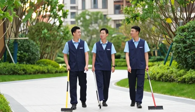 日常保洁服务中的后勤管理实践与优化建议