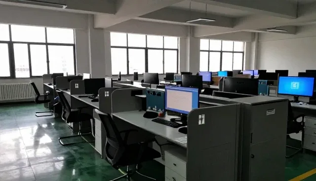 本地服务在软件运维选型中的关键考量