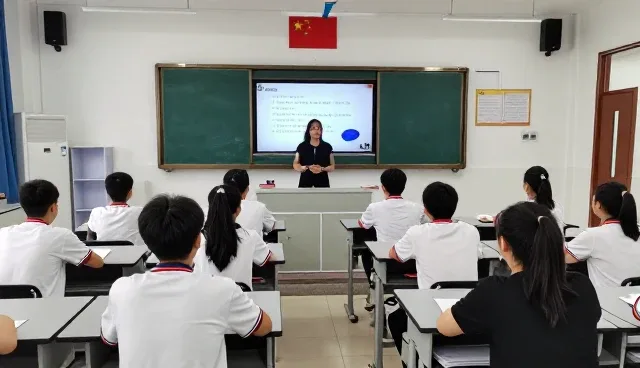 课程体系升级推动教学培训业务高质量发展
