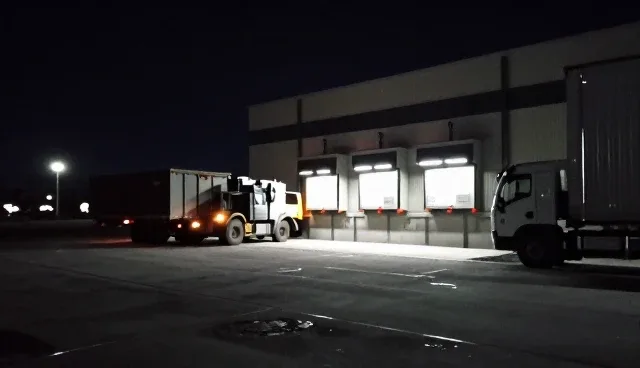 装卸搬运中如何根据货物特性选择合适的操作方案