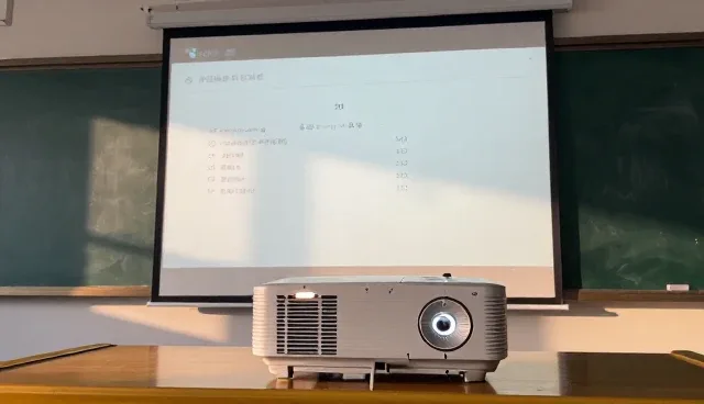 教学管理中设备维护保养的现实问题及处理方向