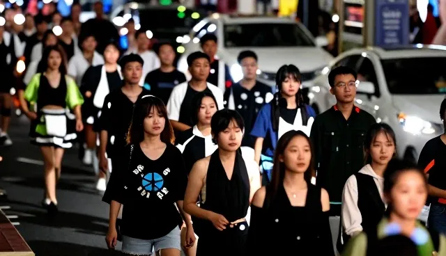 活动策划执行中平面设计的场景化应用分析