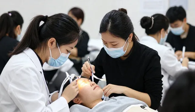 美容服务选型关注点：如何选择适合的美容技术培训课程