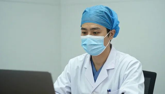 设计网站定制：健康档案管理的在线服务新路径