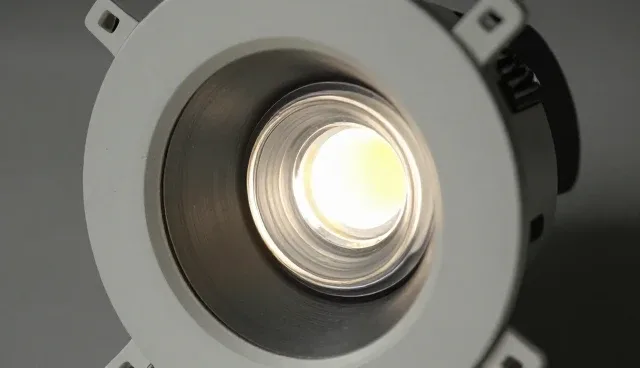 LED灯具性能优化：散热设计与光效提升的取舍