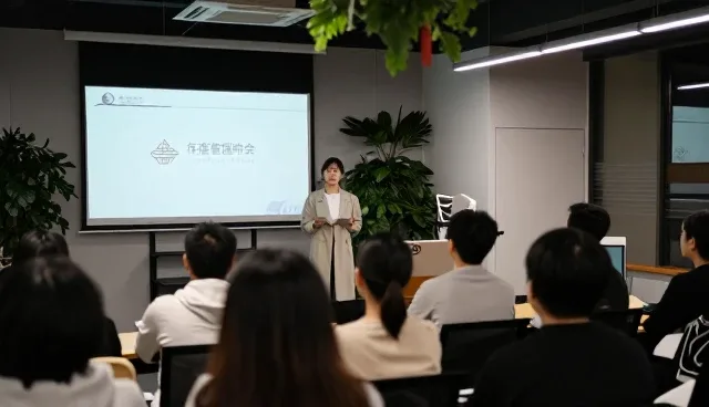年度管理培训在商务场景中的适配性与实践分析