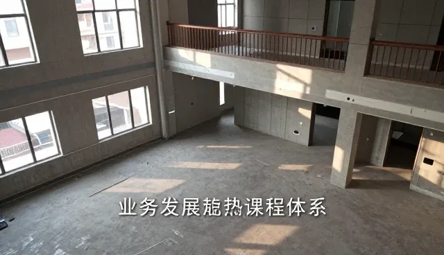 技术驱动下的性能优化实践与课程体系构建