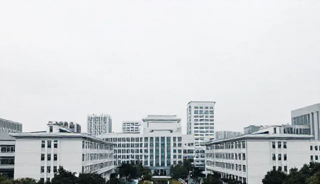 用户界面设计中，简洁与功能并重该如何权衡
