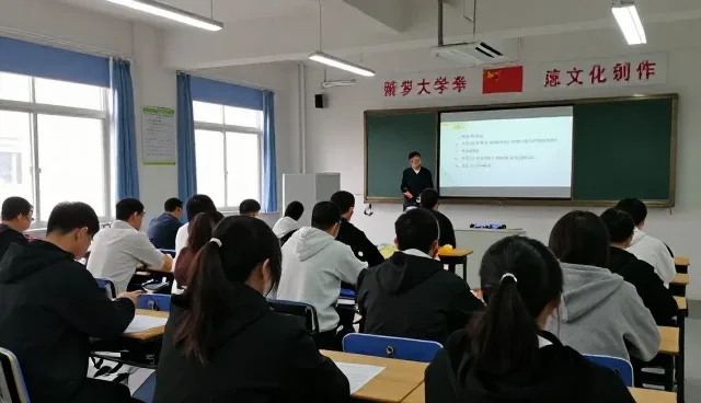 线上与线下课程如何影响学习效果