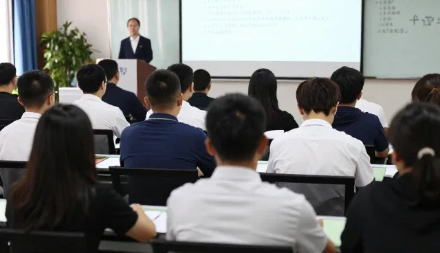 性能优化与适用条件的匹配策略