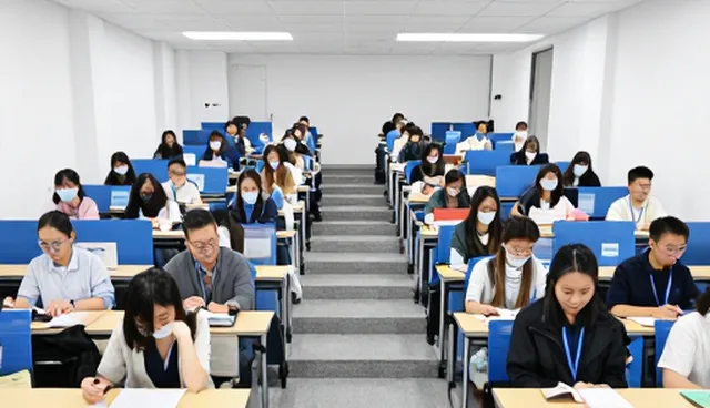 提升技术兼容性：系统维护中的培训与实践