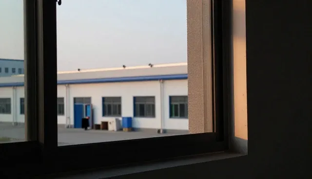 建筑外墙深度清洁维护的实用技巧与注意事项