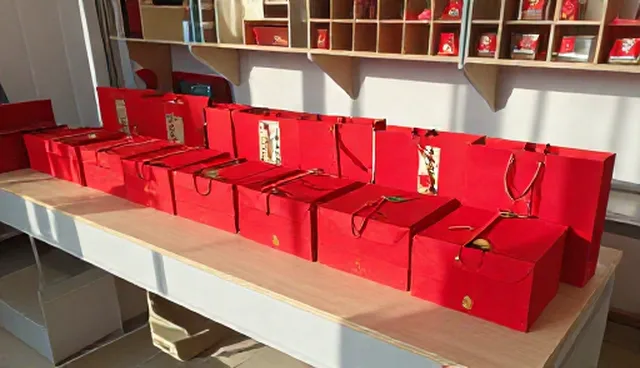 礼品采购中坚持诚信经营，两种做法如何取舍