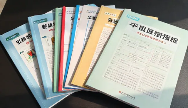 教辅资料性能差异与教学场景适配性分析