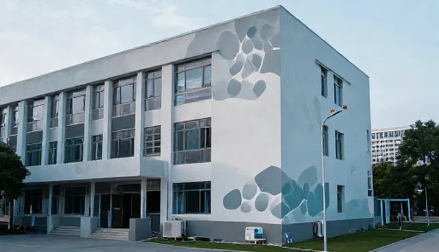 精装修施工中装饰材料选型的关键考量