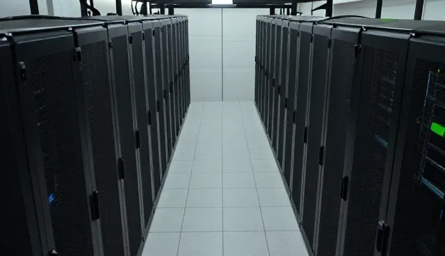 运维托管服务中的系统兼容性与性能优化策略