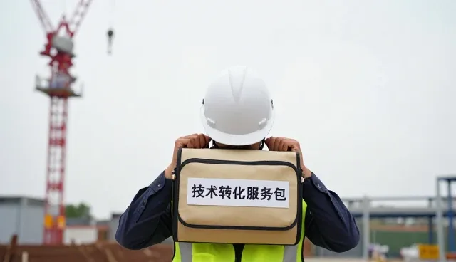 技术驱动下的行业变革：应用场景中的实践与挑战