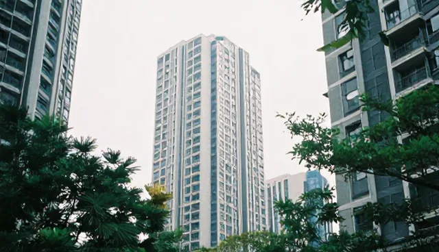 商务场景中企业策划的性能与适用条件分析
