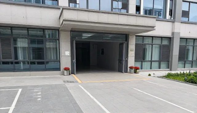 网站年度维护服务中的定制开发实践与维护建议