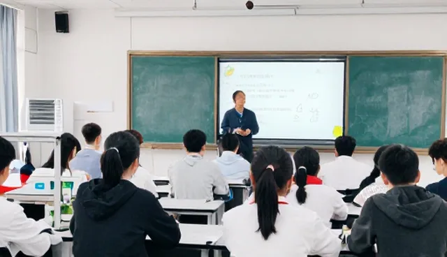 企业转型中技术培训的性能与适用条件比较