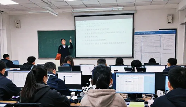 运维转型中的技术咨询：自主运维 vs 专业外包的取舍