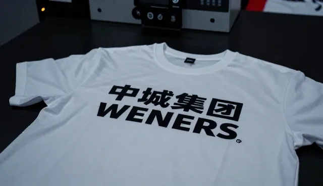 文化衫定制中面料性能与适用环境的匹配分析