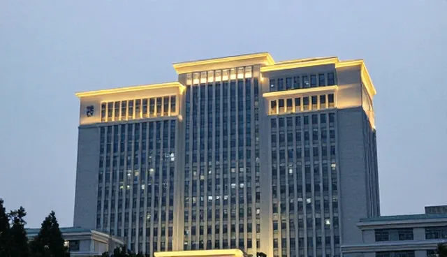 系统对接在资源整合中的两种策略对比