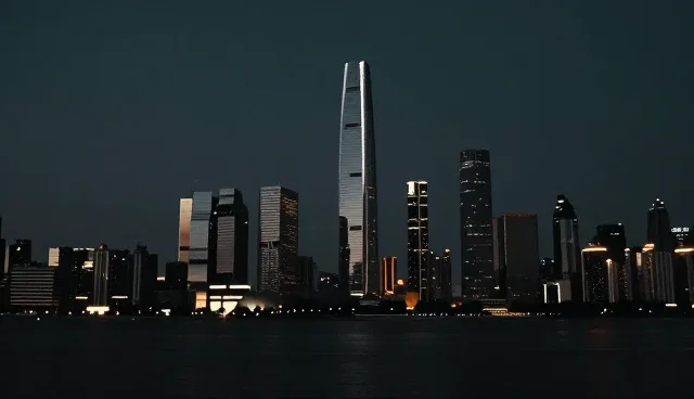 企业形象设计套装如何提升广告设计的适用性