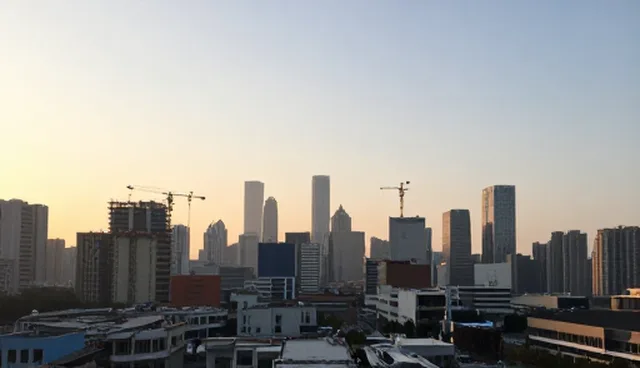 企业信息管理平台部署：自建与外包的取舍分析