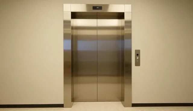 工业场景中客货两用电梯空间布局优化方案